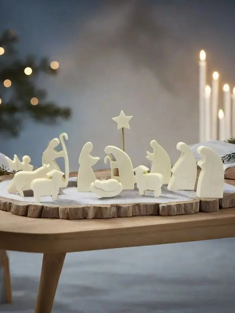 Wooden Nativity Set - Modern Christmas Scene Decoration - Set of 11 Natural Wood Figurines