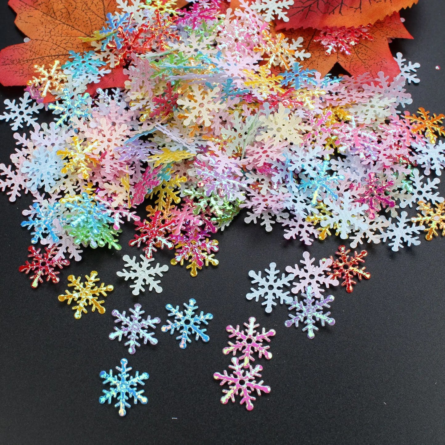 300pcs Winter Christmas snowflake flakes, throwing paper scraps at parties for Wedding Birthday Holiday Frozen Party